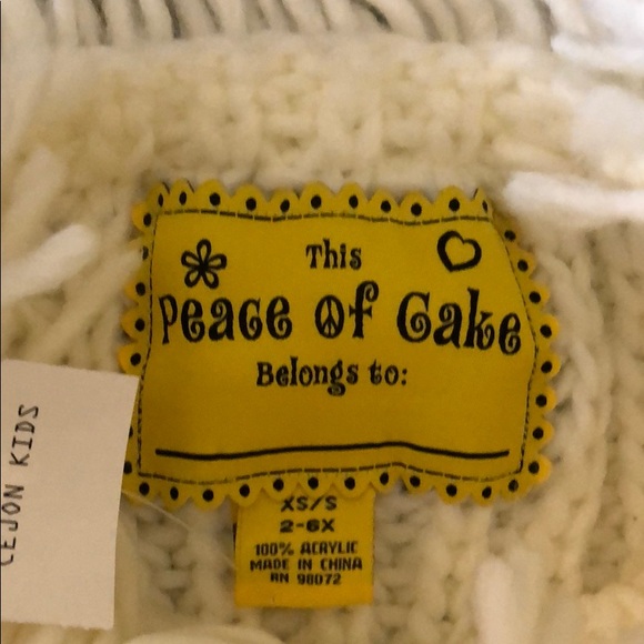 ๐NWT Girls Winter Shawl in holiday gift bag!!! - Picture 2 of 3